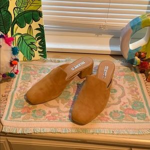 Silent D heeled Mules in tan suede leather